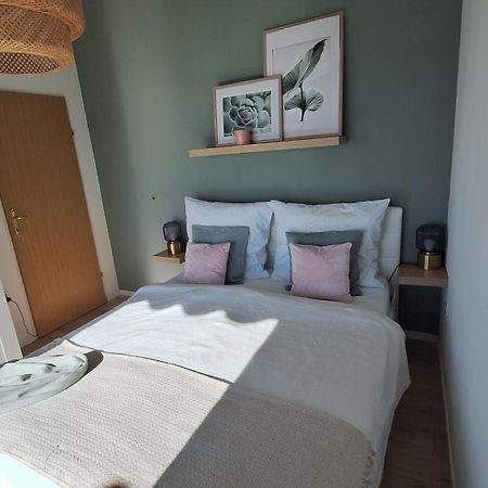 Ferienwohnung Mit 180° Meerblick Dobreć Kültér fotó